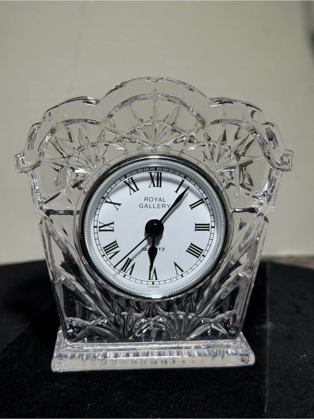 Royal Gallery 24% Lead Crystal Quartz Desk Clock Taiwan Mantel Clock